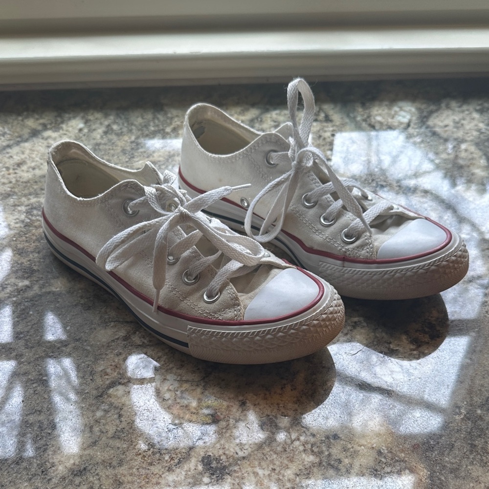 Classic White converse Sneakers